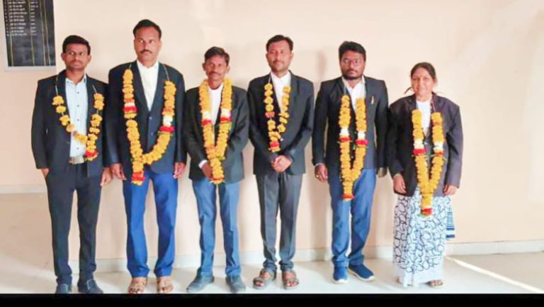 पालम वकील संघाच्या अध्यक्षपदी अँड व्ही.डी.शिंदे तर सचिव पदी अँड एस. आर.रोकडे यांची बिनविरोध निवड