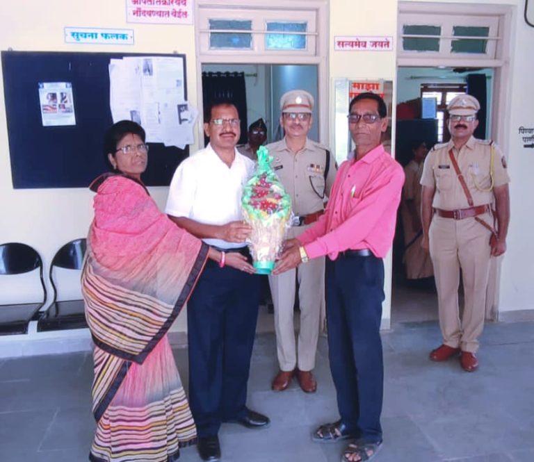 नांदेड परिक्षेत्राचे पोलीस उप महानिरीक्षक शहाजी उमाप यांचा सत्कार सपंन्न