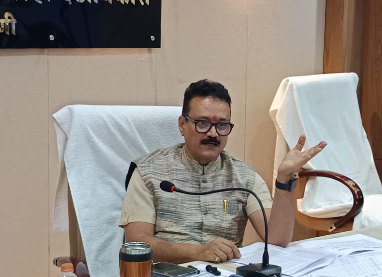 आगामी सण-उत्सव शांततेत व उत्साहात साजरे करावेत :जिल्हाधिकारी संजयसिंह चव्हाण