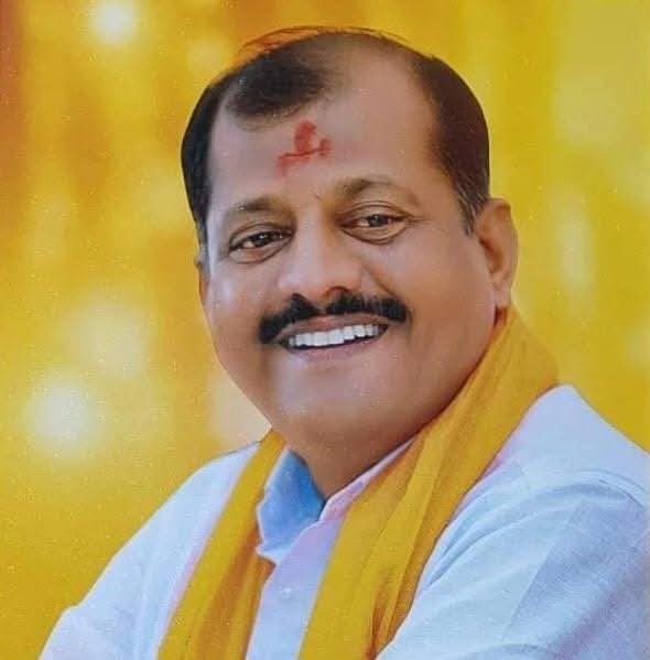 खासदार संजय उर्फ बंडू जाधव ठाकरे शिवसेनेला जय महाराष्ट्र करीत शिवसेना शिंदे गटात दाखल