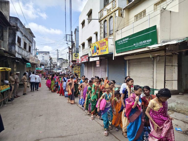 विश्व हिंदू परिषदेच्या गोपाळ दिंडीने वेधले लक्ष : हजारो विद्यार्थ्यांचा उत्स्फूर्त सहभाग